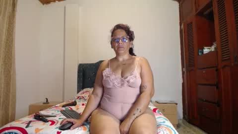 Snapshot of yazmin_mature chatting on 18, 11, 2025 Jasmin online show from 18, 11, 2025