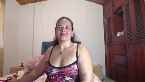 Snapshot of yazmin_mature chatting on 18, 11, 2025 Jasmin online show from 18, 11, 2025