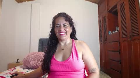 Snapshot of yazmin_mature chatting on 19, 11, 2025 Jasmin online show from 19, 11, 2025
