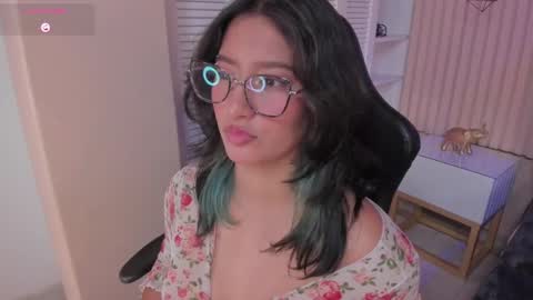 Snapshot of yazmin_rouse chatting on 4, 3, 2025 Yazmin online show from 4, 3, 2025