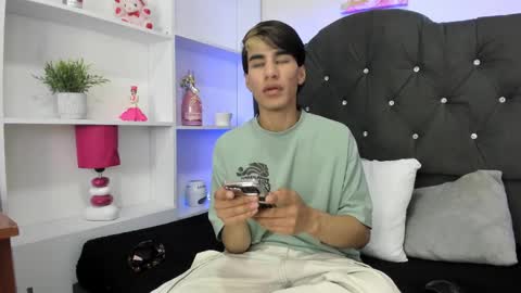  TRIO HOT  online show from 18, 1, 2025