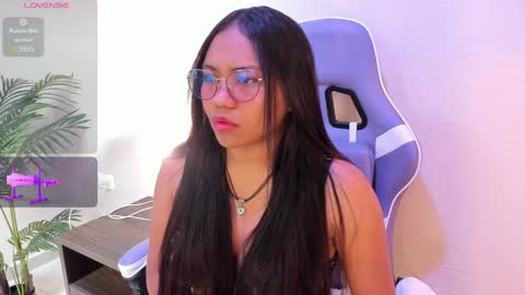 Snapshot of yeika_foxy chatting on 6, 3, 2025 yeika_foxy online show from 6, 3, 2025