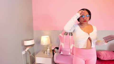 Snapshot of yeika_foxy chatting on 29, 10, 2025 yeika_foxy online show from 29, 10, 2025