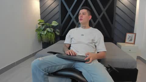 Snapshot of yeiko_romero_ chatting on 20, 12, 2024 YEIKO ROMERO online show from 20, 12, 2024