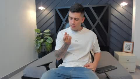 Snapshot of yeiko_romero_ chatting on 12, 1, 2025 YEIKO ROMERO online show from 12, 1, 2025