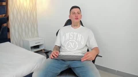 Snapshot of yeiko_romero_ chatting on 18, 2, 2025 YEIKO ROMERO online show from 18, 2, 2025