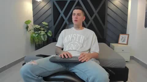 Snapshot of yeiko_romero_ chatting on 26, 2, 2025 YEIKO ROMERO online show from 26, 2, 2025
