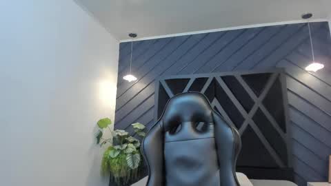 Snapshot of yeiko_romero_ chatting on 27, 2, 2025 YEIKO ROMERO online show from 27, 2, 2025