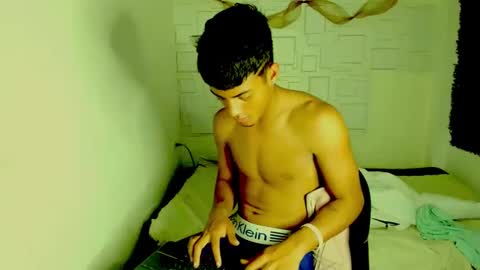 yeison_77 online show from 10, 12, 2024