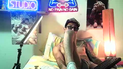 yeisoncastellanos1999 online show from 12, 11, 2025