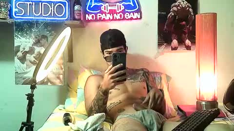 yeisoncastellanos1999 online show from 18, 11, 2025