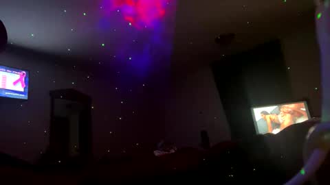 Ella Ts online show from 6, 10, 2025