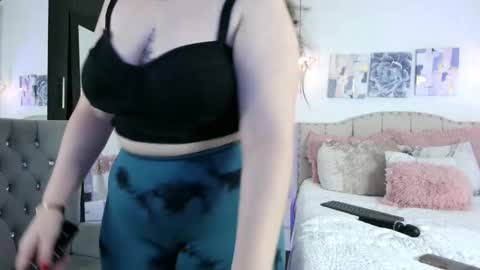 yellow_lily online show from 9, 2, 2025