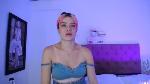 Snapshot of yemfairymcry chatting on 21, 12, 2024 YEM online show from 21, 12, 2024
