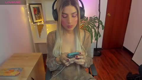 yeriawaddell  online show from 7, 1, 2025