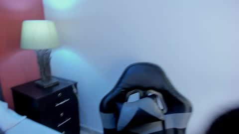 Y E S E N I A  online show from 2, 3, 2026