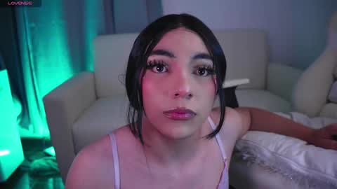 Snapshot of yess__daddy_ chatting on 27, 10, 2025 sofia online show from 27, 10, 2025