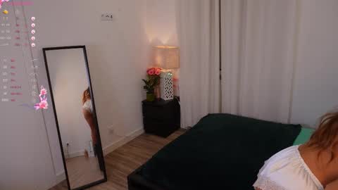 Snapshot of yess_kiki chatting on 5, 10, 2025 Kiki online show from 5, 10, 2025