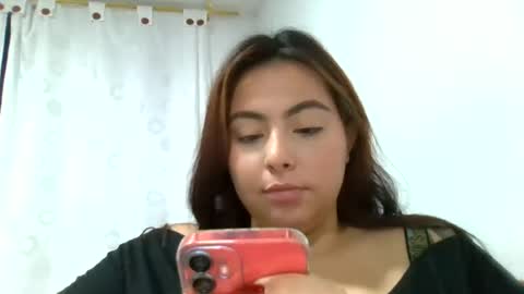 Snapshot of yessica_08 chatting on 1, 7, 2026 yessica and andres online show from 1, 7, 2026