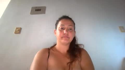 Snapshot of yessica_08 chatting on 1, 8, 2026 yessica and andres online show from 1, 8, 2026