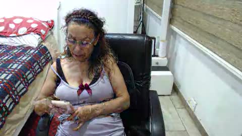 Snapshot of yessilatin chatting on 25, 11, 2025 jessy online show from 25, 11, 2025