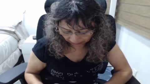 Snapshot of yessilatin chatting on 9, 6, 2026 jessy online show from 9, 6, 2026