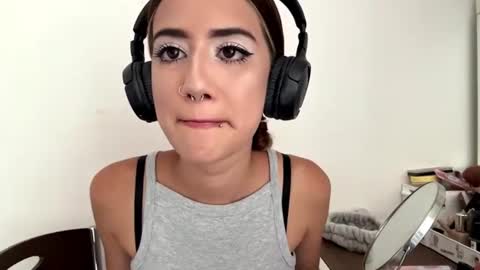 Julia 3 online show from 10, 7, 2026