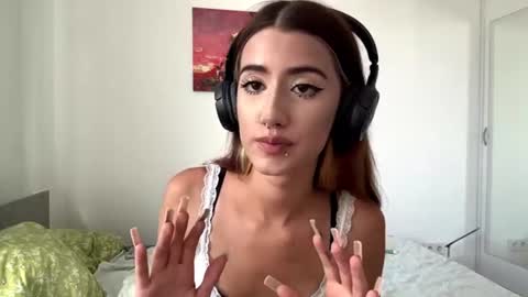 Julia 3 online show from 14, 7, 2026