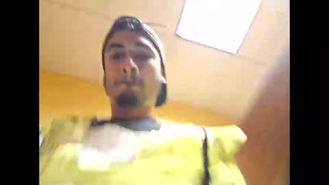 yezzi_1997 online show from 21, 10, 2025