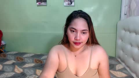 yhang_slut online show from 15, 9, 2025