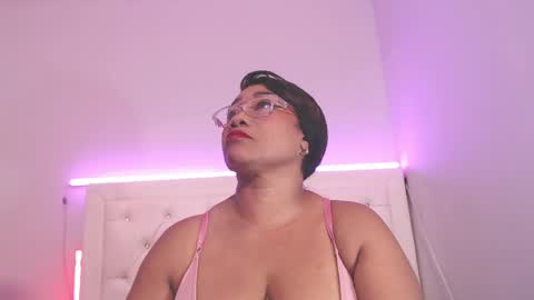 yhazan_brown online show from 19, 5, 2026