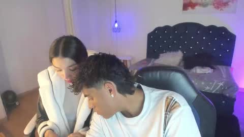 Snapshot of yiing_and_yang chatting on 8, 9, 2025 Yiing and yang online show from 8, 9, 2025