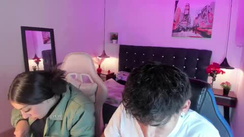 Snapshot of yiing_and_yang chatting on 9, 10, 2025 Yiing and yang online show from 9, 10, 2025