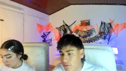 Snapshot of yiing_and_yang chatting on 17, 10, 2025 Yiing and yang online show from 17, 10, 2025