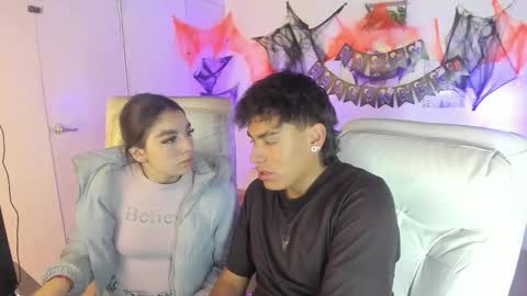 Snapshot of yiing_and_yang chatting on 20, 10, 2025 Yiing and yang online show from 20, 10, 2025
