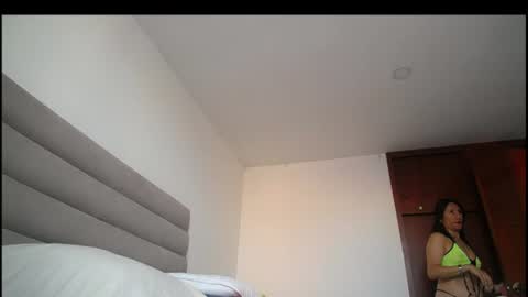 Snapshot of yinn_silver chatting on 6, 7, 2026 Yiny online show from 6, 7, 2026