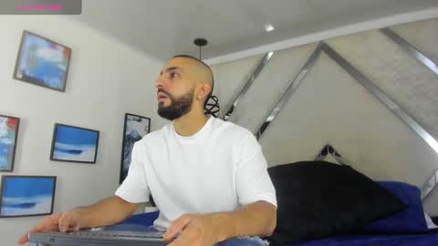 Yiyo online show from 19, 1, 2025