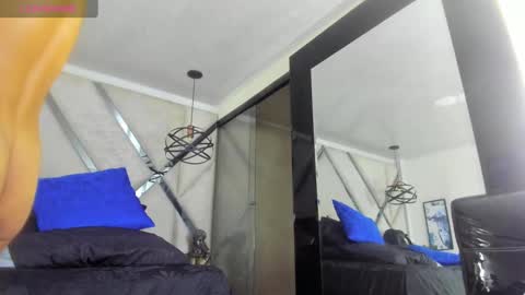 Yiyo online show from 20, 2, 2025