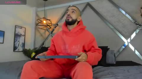 Yiyo online show from 7, 3, 2025