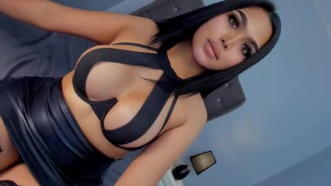 ylonagrae online show from 3, 2, 2025