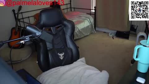 Snapshot of ynaong chatting on 13, 9, 2025 Palmela Handerson online show from 13, 9, 2025