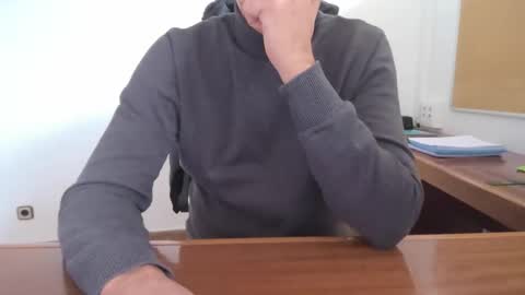 Snapshot of yo47 chatting on 4, 12, 2025 Yo47 online show from 4, 12, 2025