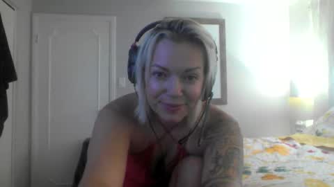 Snapshot of yogimilflover chatting on 27, 9, 2025 Yogiblondebangme online show from 27, 9, 2025