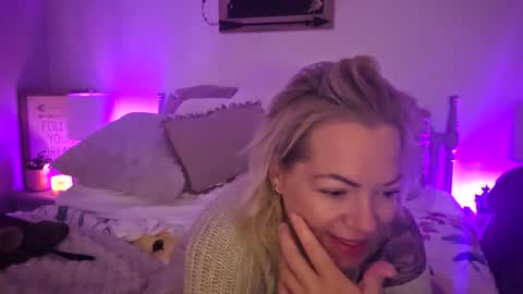 Yogiblondebangme online show from 13, 5, 2026