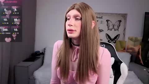 Snapshot of yoi_mika chatting on 10, 11, 2025 Mikaella - Mika online show from 10, 11, 2025