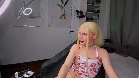 Snapshot of yoi_mika chatting on 1, 12, 2025 Mikaella - Mika online show from 1, 12, 2025