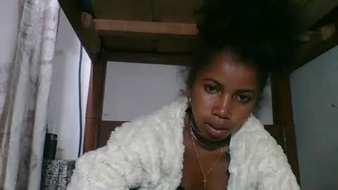 Snapshot of yolandrina05 chatting on 4, 2, 2026 yolandrina05 online show from 4, 2, 2026