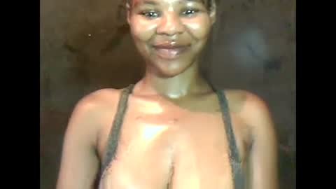 Snapshot of yoncexx25 chatting on 28, 12, 2024 amazingkellyxx online show from 28, 12, 2024