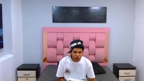 Snapshot of yordi_alpha chatting on 16, 12, 2025 Yordi online show from 16, 12, 2025