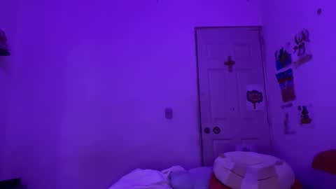 yorlenig692 online show from 17, 11, 2025